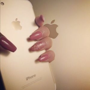 Meet your Posher, Idali